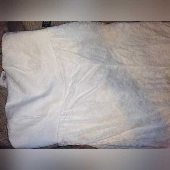 I bought it and lost over 100 lbs so never got to wear it - Picture 6 of 8